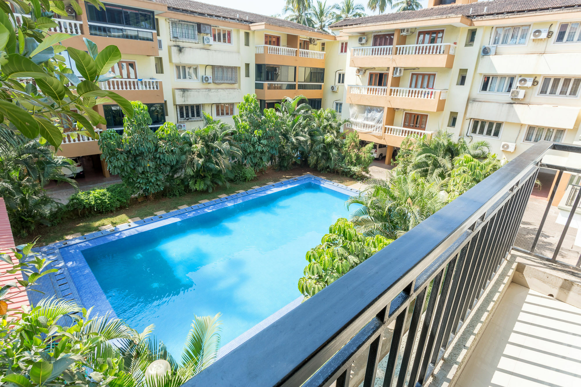 Treebo Trend Zeebo Suites Arpora Exterior photo
